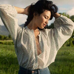 DÔEN Jane Blouse in Baby Blue Kate